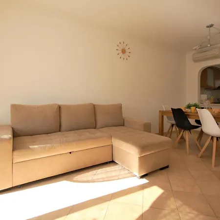 Apartment Apartamento Club - Free Wifi - Pool - By Bedzy *
